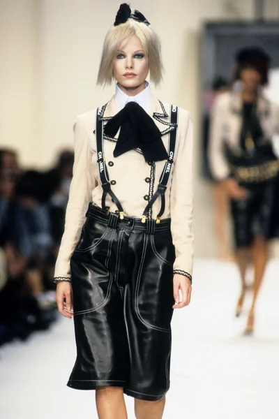 Look 99
